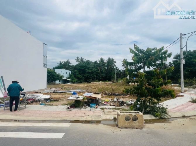 Bán đất sổ riêng đường 10m tại khu tái định cư Ngọc Hiệp gần trung tâm