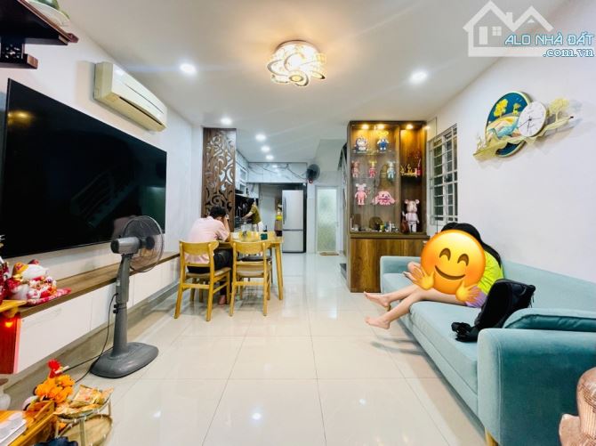 MẶT TIỀN THỤT BÁN NHÀ NGUYỄN TRỌNG TUYỂN PHÚ NHUẬN, 40M2, 4 TẦNG CHỈ 6.5TY TL