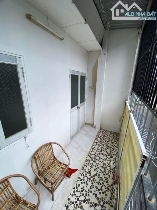 Bán nhà Nguyễn Sơn 34m2 3 tỷ 5 SHR vuông vức