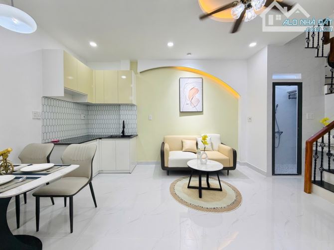 💥 NHÀ PHỐ GÒ VẤP: HẺM XE HƠI 1/- GIÁ NHỈNH 3 TỶ - DT 24M2 - 3PN - 3WC - BTCT - NỘI THẤT