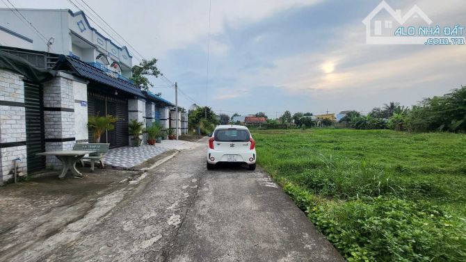 Cần bán 171m2 đất thổ cư ở Tân Thông Hội – Giá 1tỷ – Đất cách mặt tiền QL22 200m
