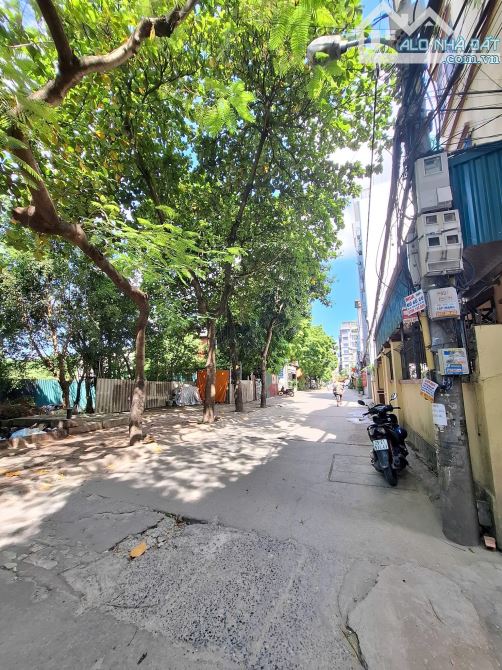 BÁN NHÀ RIÊNG  PHỐ ĐẠI ĐỒNG 37/39M2, C4, SỔ ĐỎ VUÔNG ĐẸP. GIÁ 5,6 TỶ