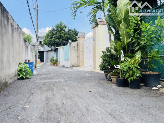 P. Linh Tây, chủ 1 đời chia tài sản bán gấp 435m2 nhà C4 HXH gần chợ Thủ Đức chỉ 16 tỷ.
