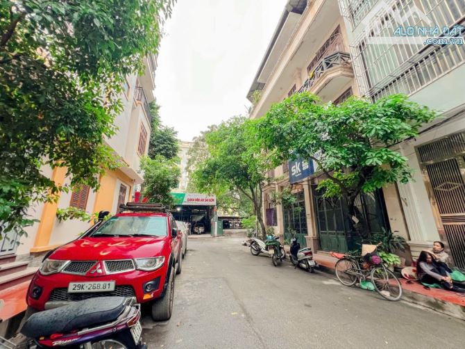 Biệt Thự Văn Quán – 3 Thoáng, Mặt Phố Nguyễn Khuyến – 25 Tỷ