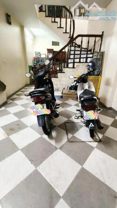 BÁN NHÀ PHỐ PHÙNG KHOANG – NAM TỪ LIÊM – 43M² – 4 TẦNG – MT 3.6M – GIÁ 8.2 TỶ