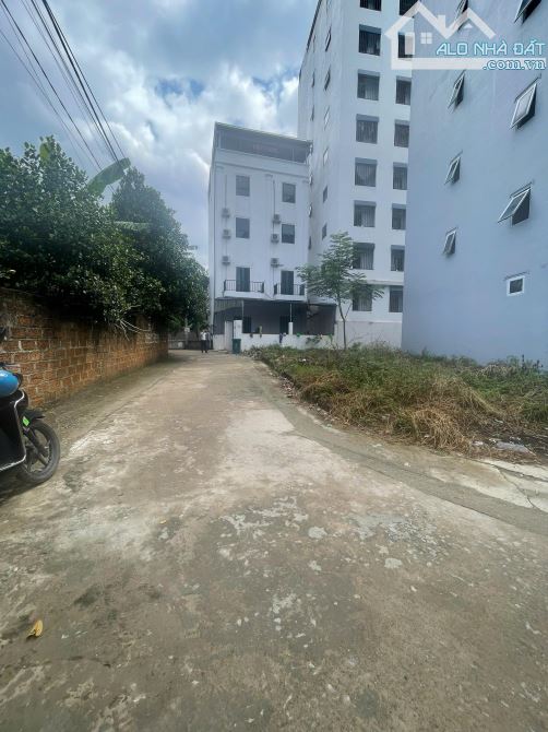 Bán nhà đất tại Tân Xã, DT 88m2, sẵn 17 phòng trọ cho thuê. Sổ đỏ pháp lý rõ ràng
