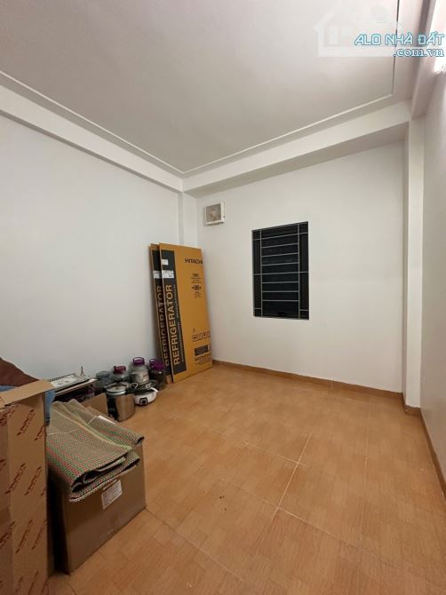Ngay ngã tư Vọng, Đại La dân xây gần phố ở ngay 5tầng 38m2 giá 7 tỷ