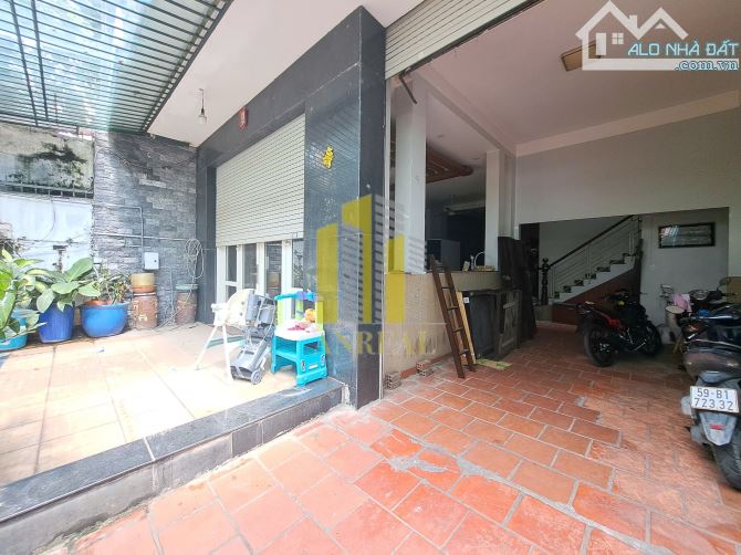 Villa Trần Não Ngang 8m Gara xe hơi, 3 Lầu 6 phòng ngủ Giá 40 Triệu