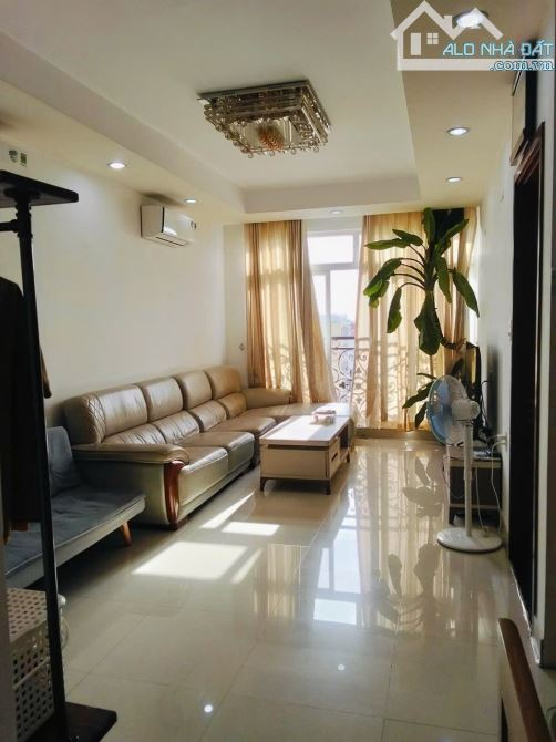 Bán Gấp , CHCC Cộng Hòa Plaza, 70M2 , Sổ Hồng Riêng ,  nhà đẹp giá  4,8tỷ TL