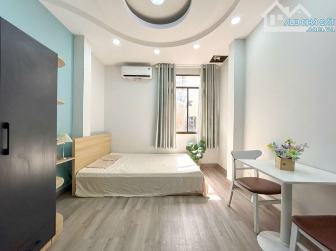 Studio 1 PN Full Nội Thất ,mặt tiền dd gần Cầu Bông , CV Lê Văn Tám Tại Q1 !