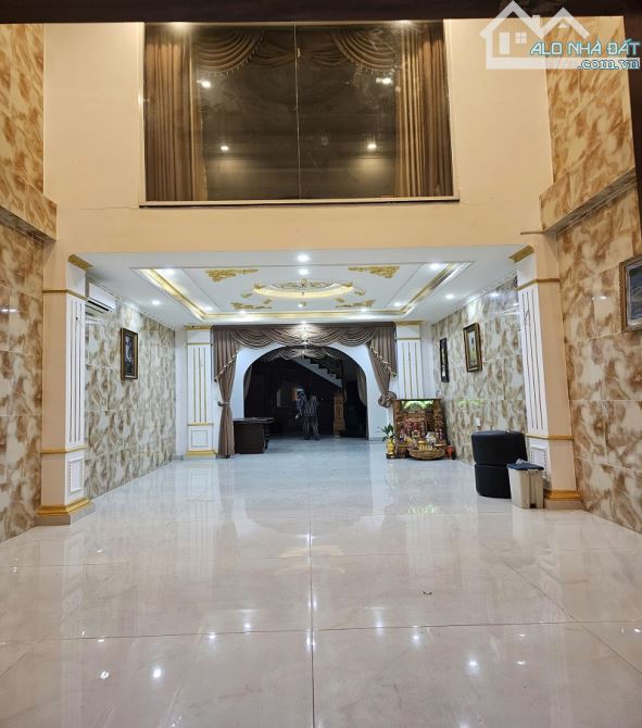 Bán nhà mặt tiền ĐS 2, KDC Bến Lức, P7, Q8, 110m2, 5 tầng, ngang 5m.