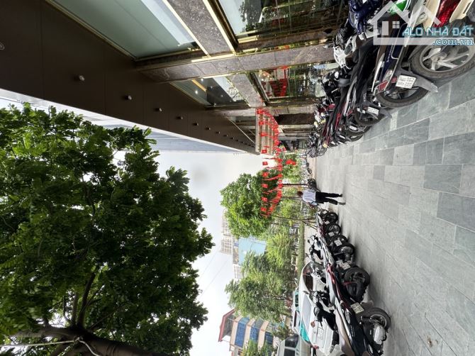 BÁN NHÀ Nguyễn Hoàng, 42m2- 4 tầng- mặt tiền 5.7m, giá 9.5 tỷ