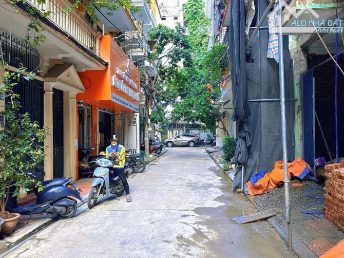 BÁN NHÀ HUỲNH THÚC KHÁNG, LÁNG HẠ, Ô TÔ TRÁNH, VỈA HÈ KINH DOANH, 8T THÔNG SÀN TM