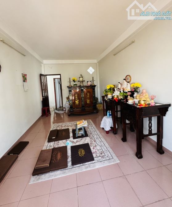 BÁN NHÀ  MTIỀN Q 6  NGAY KHU ẨM THỰC 82M2 3 TẦNG T NHẬP 25TR/THÁNG CHỈ 17 TỶ