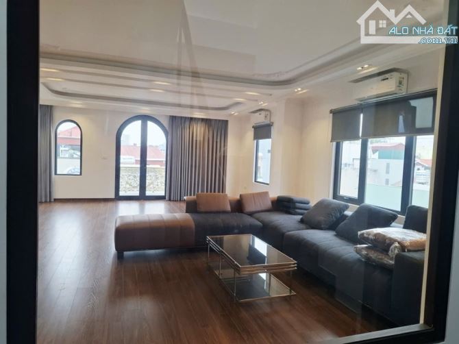 Bán nhà Phố Trạm - 1 nhà ra đường ô tô tránh - 6 tầng - 45m - 9.1 tỷ