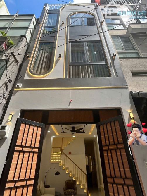 Bán Nhà HXH  Ngô Quyền, P5, Q10 – 3 Tầng, Chỉ 7 Tỷ – Khu Vực Trung Tâm, Sổ Riêng