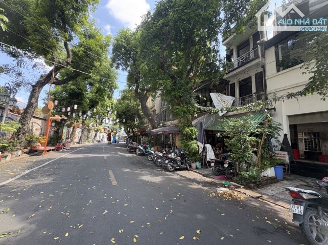 Phùng Hưng -- Hàng Mã Hoàn Kiếm -MẶT PHỐ 2 CHIỀU SẦM UẤT. - SỔ RIÊNG 4 TẦNG - GIÁ TỐT NHẤT