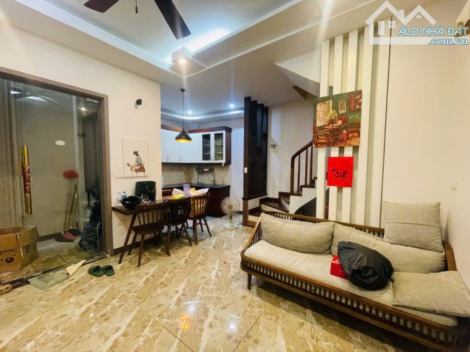 Trần Duy Hưng – 35m² x 5T, giá chỉ 9.8 tỷ