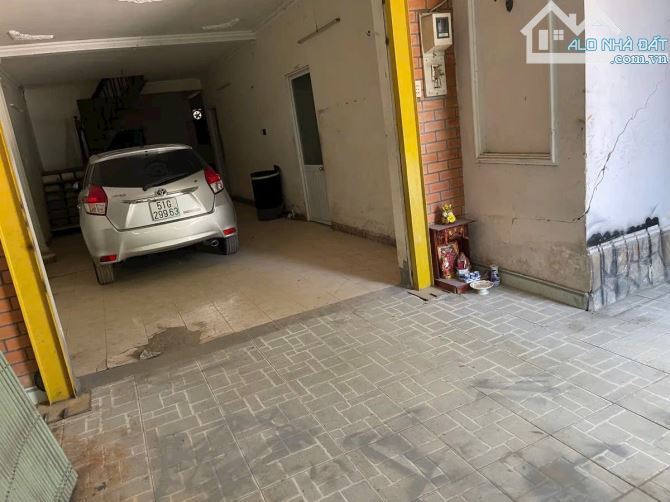 Bán căn nhà 1/. nguyễn văn khối,P8,Gò vấp.DT : 8x18 đã tách 2 sổ(mỗi sổ ngang 4)