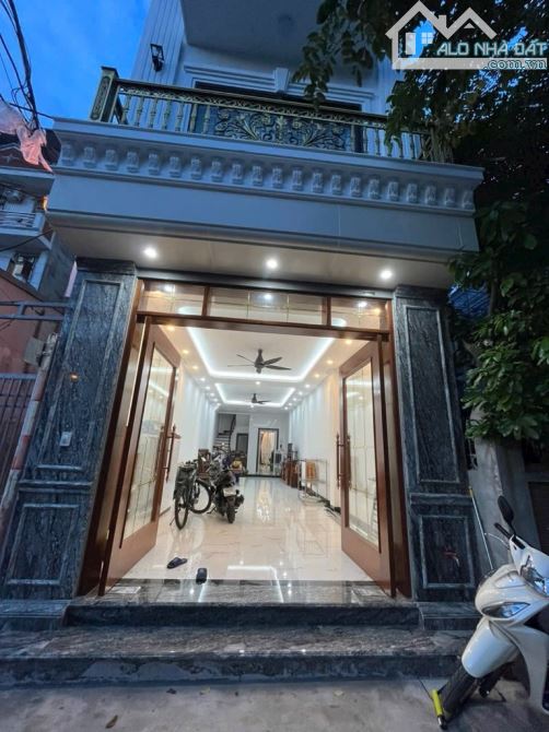 ✨ BÁN NHÀ KHU PHÂN LÔ PHÚC HOA – TRƯỚC NHÀ 3 Ô TÔ TRÁNH ✨  📐 Diện tích: 43m² vuông vắn –