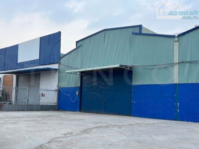 Kho xưởng bãi 550m² kho xây dựng 330m² có trạm điện 3 pha, đường cặp Quốc Lộ 1A