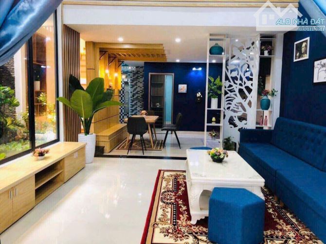 NHÀ TRUNG TÂM HẺM XÔ VIẾT NGHỆ TĨNH: Giá 3,8 tỷ
