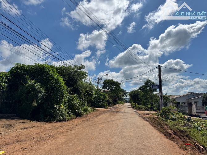 Đất MT đường 451 YMoan cần bán