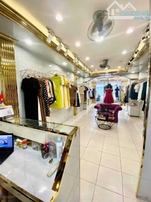 🌟 Mặt bằng riêng biệt 30m², phố lớn Nguyễn Chí Thanh – phù hợp nhiều mô hình
