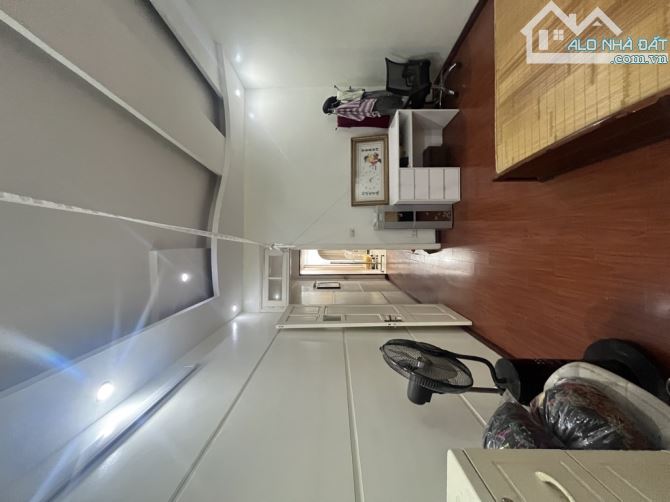 Bán nhà Trần Duy Hưng, dt59m, 5tầng, gần ô tô, gần phố, kinh doanh