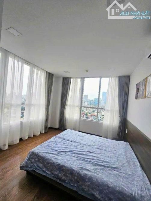 Bán căn hộ toà CHUNG CƯ RICHLAND SOUTHERN Xuân Thuỷ. Căn góc, 3 ngủ, full nội thất.