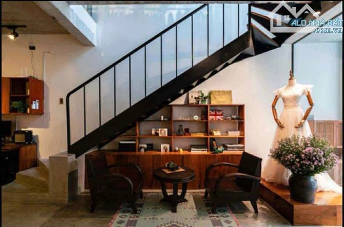 💥 NHÀ 2 TẦNG SAU LƯNG MẶT TIỀN HUỲNH NGỌC HUỆ – 75M² – DÒNG TIỀN 10TR/THÁNG