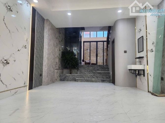 🏡 HẺM XE TẢI 8M – CÁCH 1 CĂN RA MẶT TIỀN 🏗️ 5 TẦNG BTCT – 56M² – 6PN – GIÁ CHỈ 9 TỶ