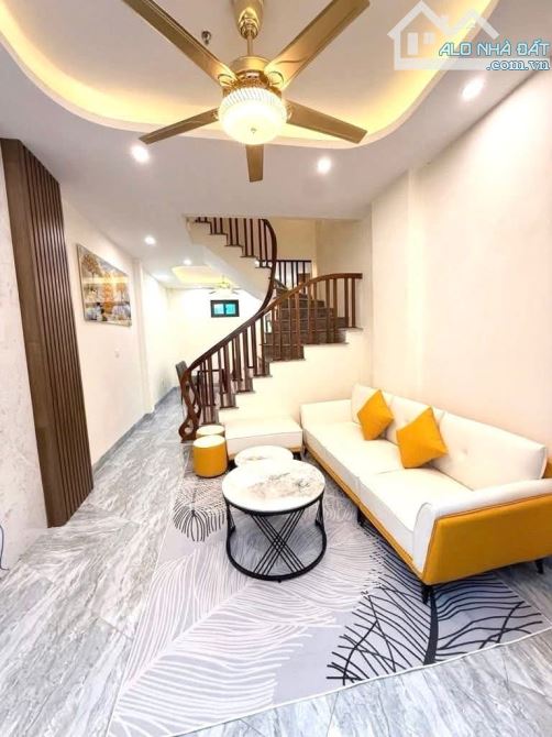 Bán nhà Lê Quang Đạo – Phú Đô, 42m², 4 tầng, ô tô sát nhà – Giá chỉ 9.x tỷ