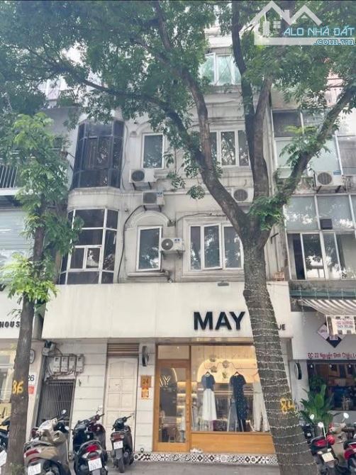 📍 Nhà 4 tầng đẹp, thông sàn, thang máy – phố Đội Cấn, KD sầm uất