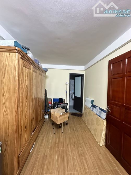 bán nhà lạc long quân, ngõ thông gần phố, dân xây khung cột, giá đầu tư