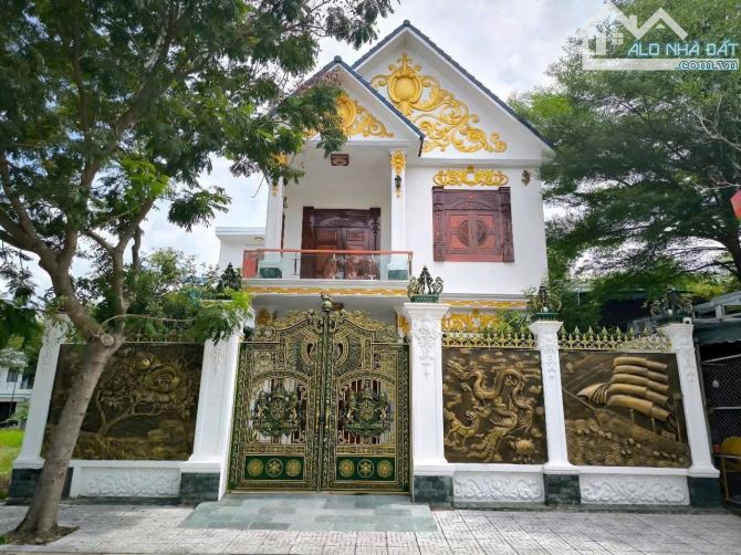 Biệt Thự 240m2 ngay trường Anh Ngữ trung tâm Thị Trấn Bến Lức Long An