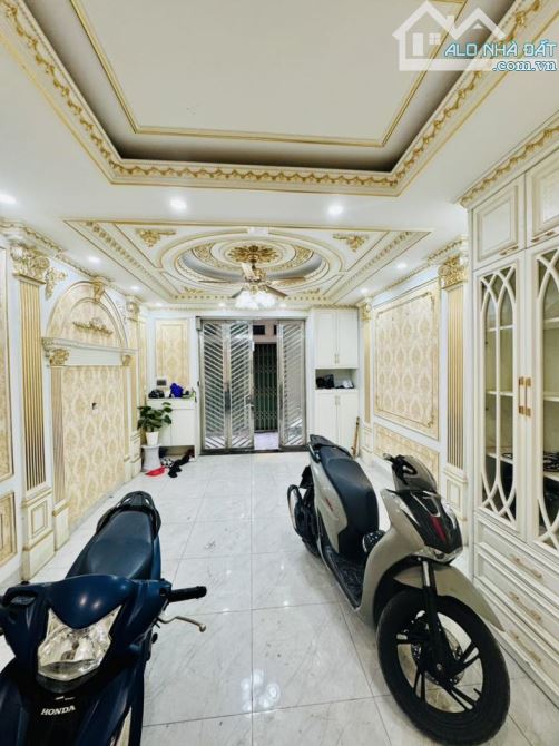 BÁN NHÀ KHƯƠNG TRUNG, NGÕ THÔNG, GẦN Ô TÔ, 51M², 5 TẦNG, GIÁ 10.5 TỶ