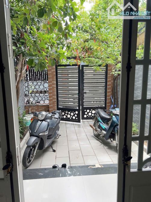 💥 NHÀ 2 TẦNG kiệt rải nhựa thẳng tắp, gần Cầu Rồng, DT 102m2 – chỉ hơn 5 tỷ