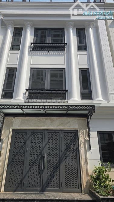 Cho thuê nhà ở Nguyễn Văn Huyên, Xuân Đỉnh, Bắc Từ Liêm. DT 120m x 4 tầng, giá 48tr