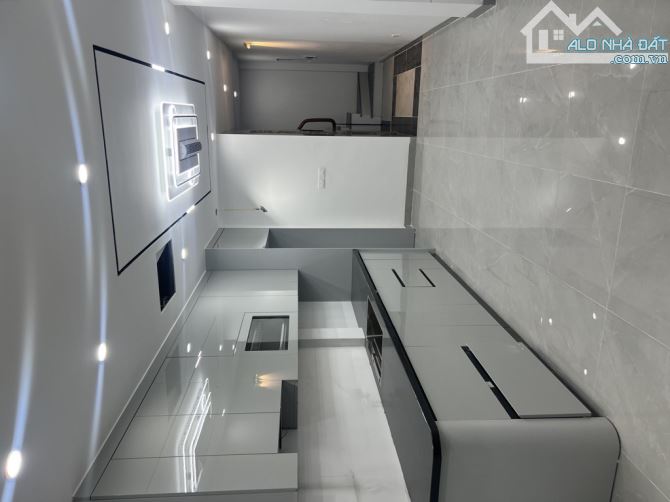 9 TỶ 4 NHÀ 6 TẦNG THANG MÁY 36M2 TRUNG TÂM QUẬN THANH XUÂN, NGÕ OTO THÔNG, AN NINH TỐT