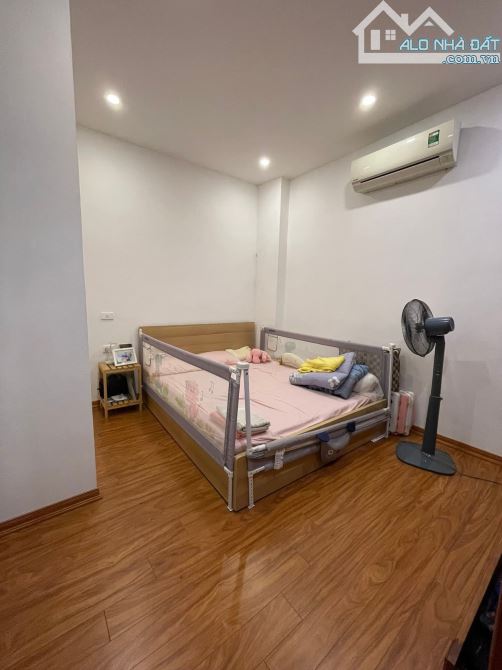 LIỀN KỀ 5 TẦNG THANG MÁY PHÂN LÔ VỈA HÈ KINH DOANH ĐỈNH NGÔ THÌ NHẬM LA KHÀ ĐÔNG 44m 18 TỶ - 10