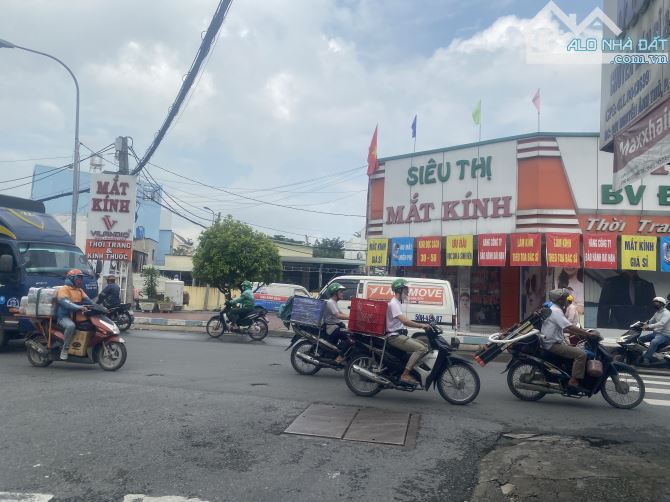 🌟 BÁN NHÀ MỚI TINH – TỔ ẤM NHỎ, ĐẦY ĐỦ TIỆN ÍCH 🌟  🏡 1.53tỷ Diện tích: 3m x 9m  1 trệt - 10
