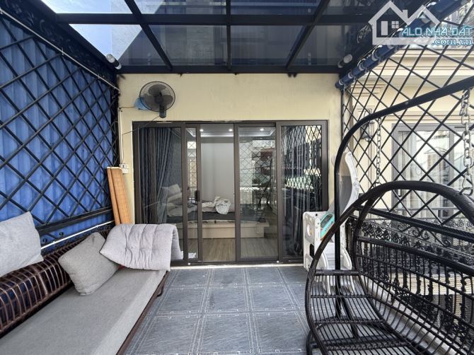 Nhà đẹp phố Nguyễn Văn Linh, 65m2- 6T, gara ô tô, thang máy, ngõ rộng thênh thang - 10