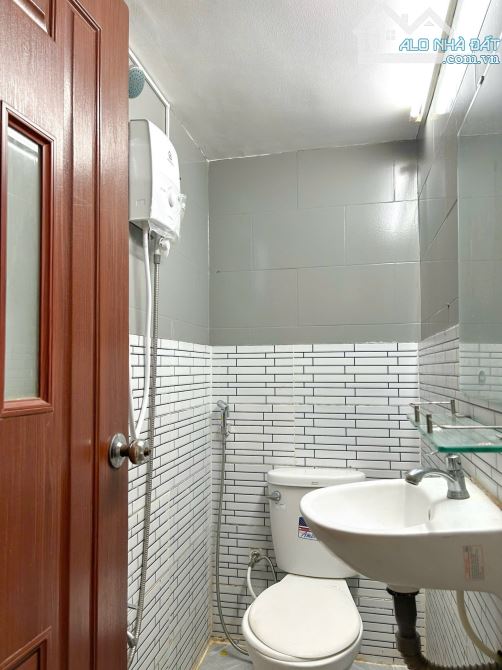 Studio 1 PN Full Nội Thất ,mặt tiền dd gần Cầu Bông , CV Lê Văn Tám Tại Q1 ! - 11