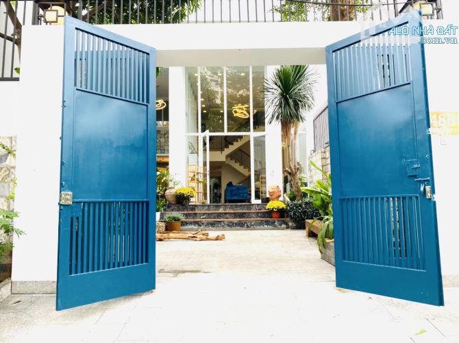 Chỉ 42 Tỷ-Bán Biệt Thự Đẹp Thảo Điền DT:202m2(8mx25m) 1 Trệt 3 Lầu-Hồ Bơi Sân Vườn - 1