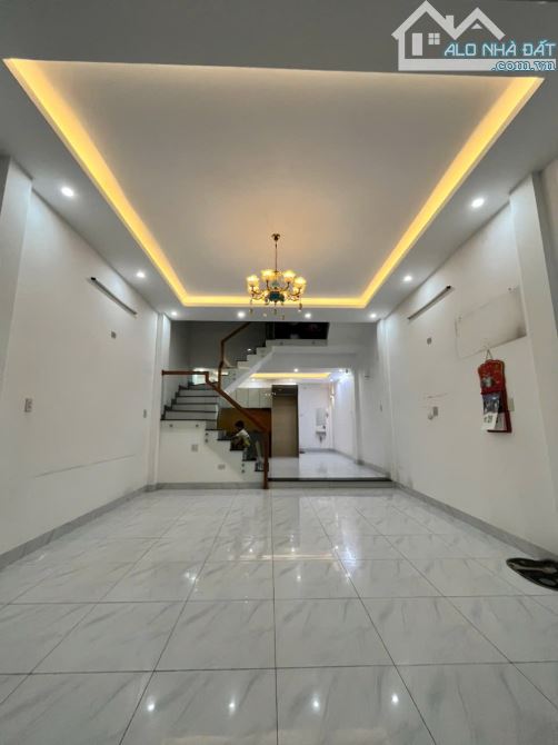 Bán nhà mặt tiền sau đường Lạc Long Quân 61m2 - 1