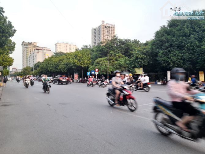 Biệt thự đơn lập KĐT Dịch Vọng - trục chính 5 làn ô tô - view công viên - 330m2 - 95 tỷ - 1