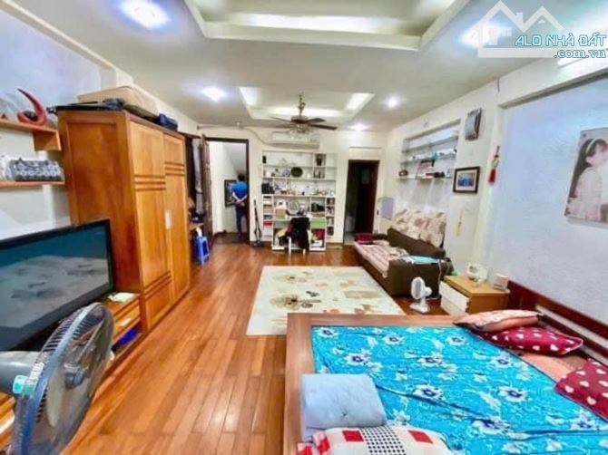 Hiếm căn nhà Kim Mã – 75m², 5 tầng, ngõ ô tô tránh – giá 20 tỷ, thông tin chuẩn 100% - 1