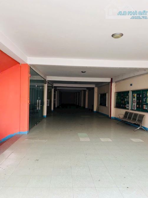 BÁN TRƯỜNG HỌC 5 TẦNG 5.000M2 NGAY PHAN VĂN HỚN- TRƯỜNG CHINH 60X80 CHỈ 220 T - 5