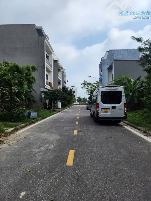 Bán lô đất Tây Hồ Tùng Bách.dt.104,3m.mt.6m.hướng Tây. giá:5,5 tỷ - 1